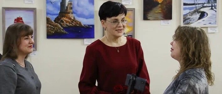 В библиотеке имени Александра Грина представлены работы трёх кировских художниц